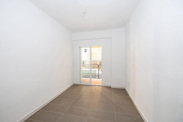 Piso de 3 habitaciones en Granada ciudad en venta - 220.000 € (Ref: 9726865)