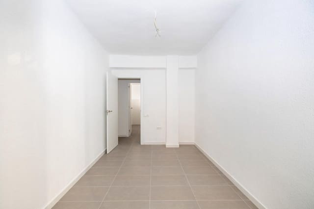 Piso de 3 habitaciones en Granada ciudad en venta - 220.000 € (Ref: 9726865)