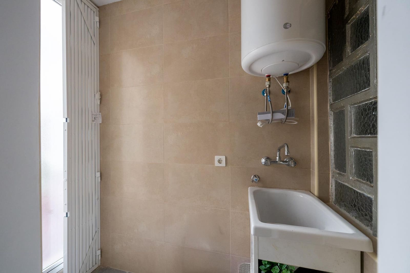 3 slaapkamer Flat te koop in Granada stad - € 220.000 (Ref: 9726865)