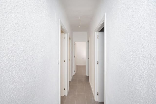 Piso de 3 habitaciones en Granada ciudad en venta - 220.000 € (Ref: 9726865)