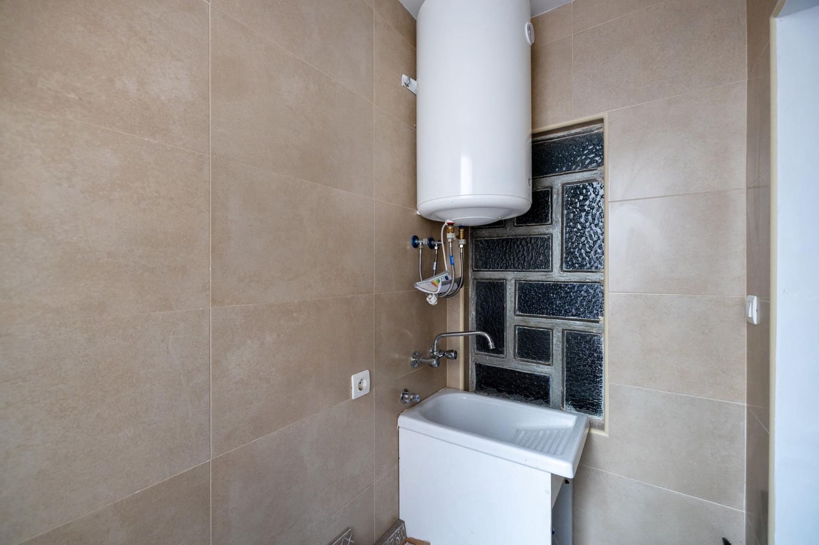 3 slaapkamer Flat te koop in Granada stad - € 220.000 (Ref: 9726865)