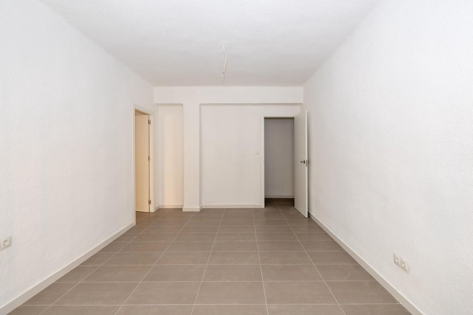 3 slaapkamer Flat te koop in Granada stad - € 220.000 (Ref: 9726865)