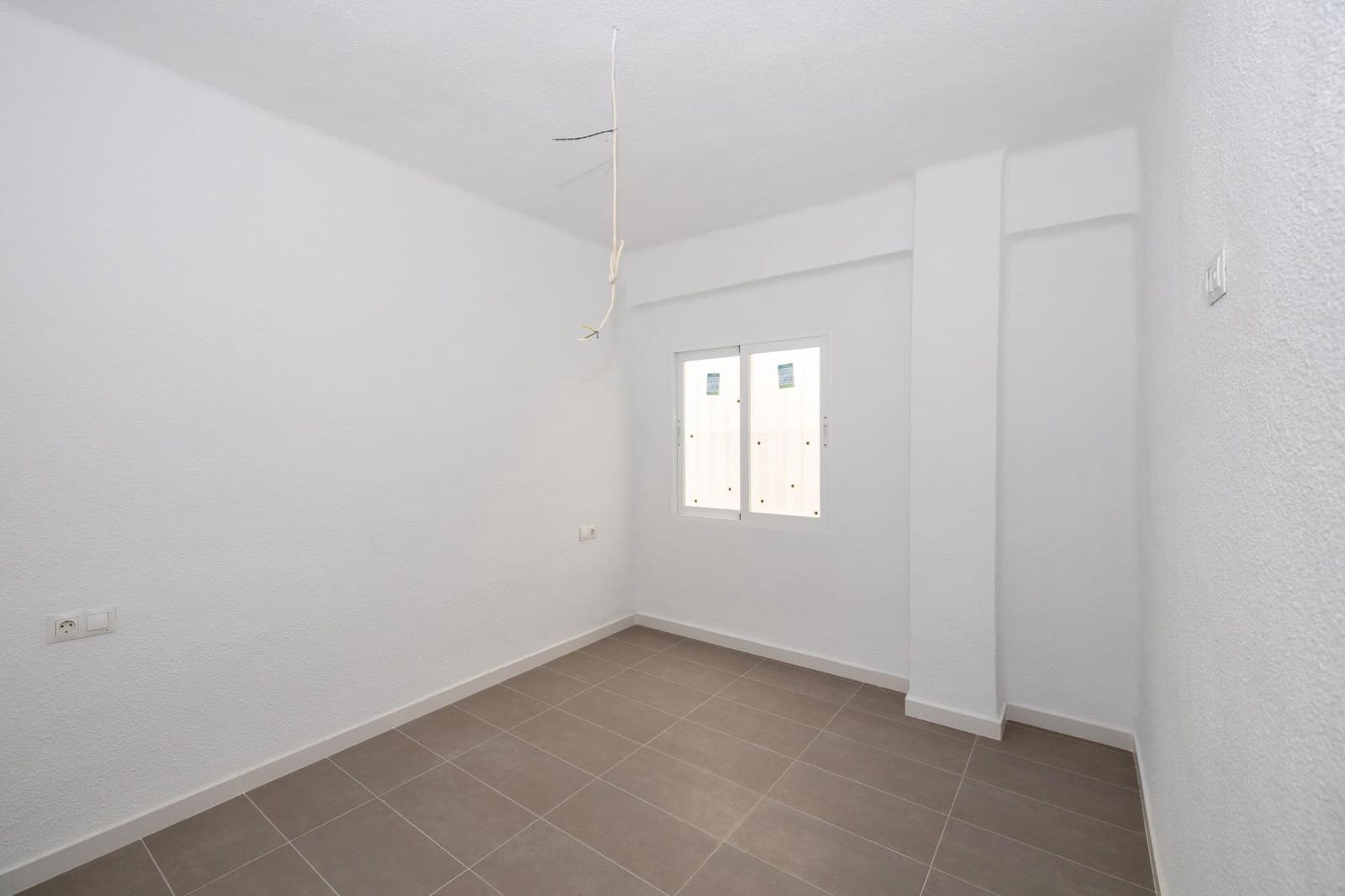 3 slaapkamer Flat te koop in Granada stad - € 220.000 (Ref: 9726865)