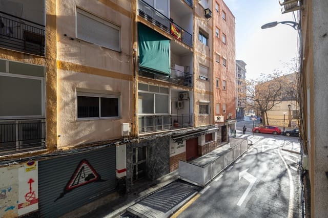Piso de 3 habitaciones en Granada ciudad en venta - 220.000 € (Ref: 9726865)