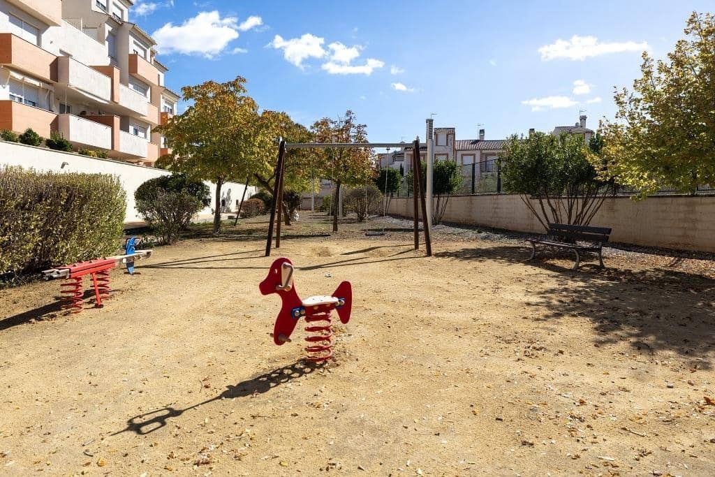 3 bedroom Flat for sale in Atarfe with pool garage - € 199,500 (Ref: 9726866)