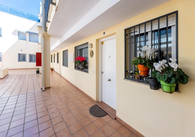 2 slaapkamer Flat te koop in Cúllar Vega met garage - € 129.000 (Ref: 9726867)