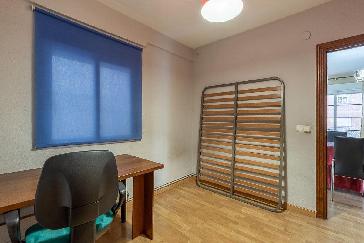 4 bedroom Flat for sale in Granada city - € 258,000 (Ref: 9732452)