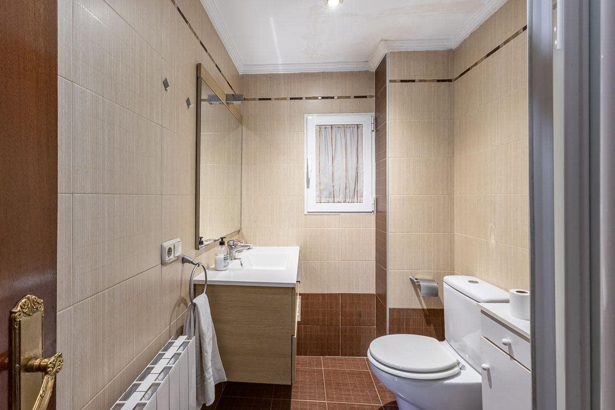 4 bedroom Flat for sale in Granada city - € 258,000 (Ref: 9732452)