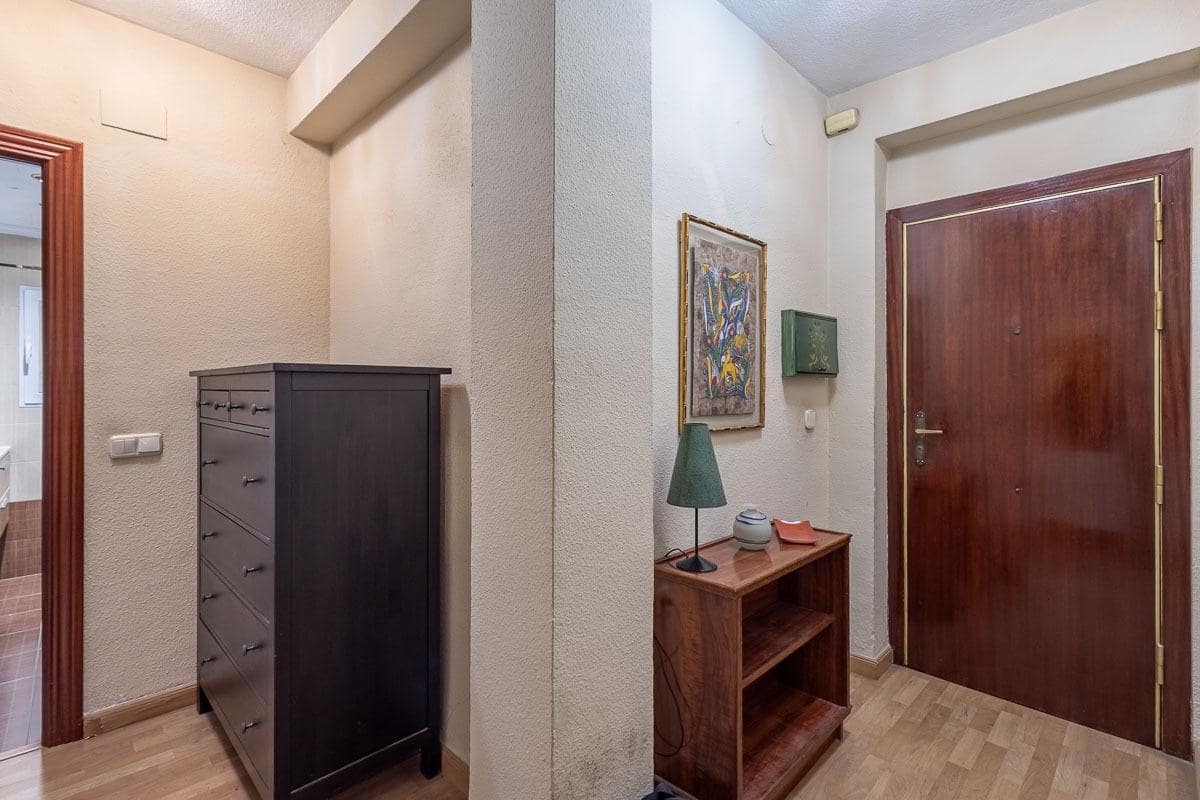 4 bedroom Flat for sale in Granada city - € 258,000 (Ref: 9732452)