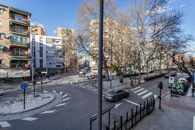 4 bedroom Flat for sale in Zaidin, Granada city - € 258,000 (Ref: 9732452)