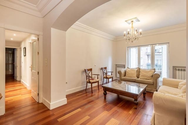 Piso de 5 habitaciones en Centro, Granada ciudad en venta - 595.000 € (Ref: 9732453)