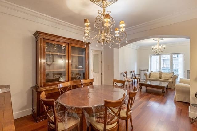 Piso de 5 habitaciones en Centro, Granada ciudad en venta - 595.000 € (Ref: 9732453)