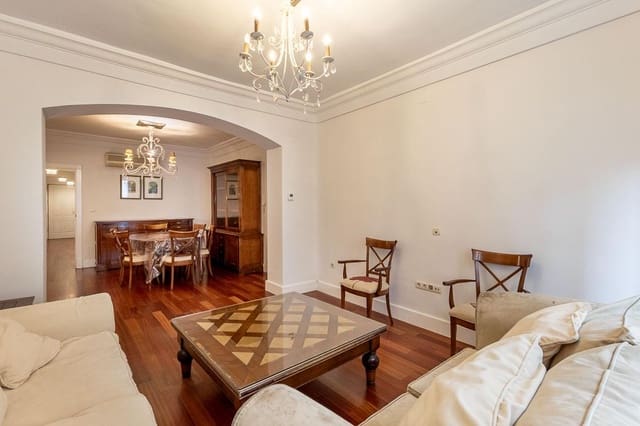 Piso de 5 habitaciones en Centro, Granada ciudad en venta - 595.000 € (Ref: 9732453)