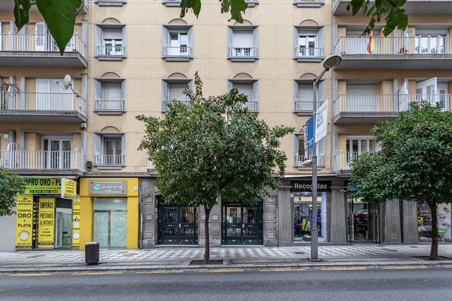 Piso de 5 habitaciones en Centro, Granada ciudad en venta - 595.000 € (Ref: 9732453)
