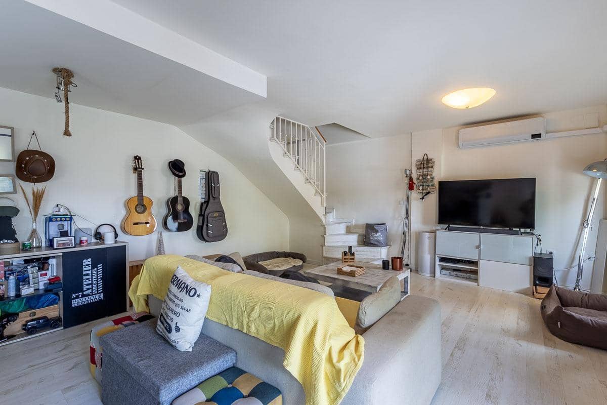 3 bedroom Terraced Villa for sale in Cenes de la Vega with pool - € 235,000 (Ref: 9732454)