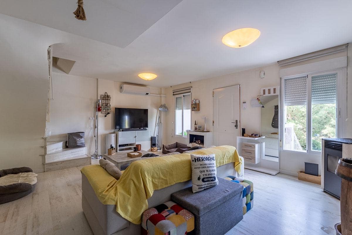 3 bedroom Terraced Villa for sale in Cenes de la Vega with pool - € 235,000 (Ref: 9732454)