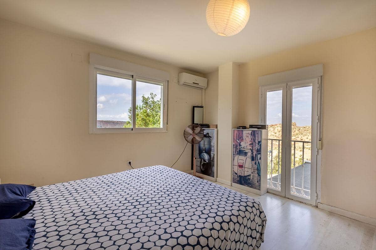 3 bedroom Terraced Villa for sale in Cenes de la Vega with pool - € 235,000 (Ref: 9732454)