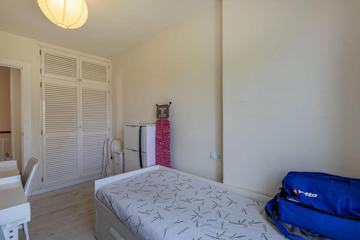 3 bedroom Terraced Villa for sale in Cenes de la Vega with pool - € 235,000 (Ref: 9732454)