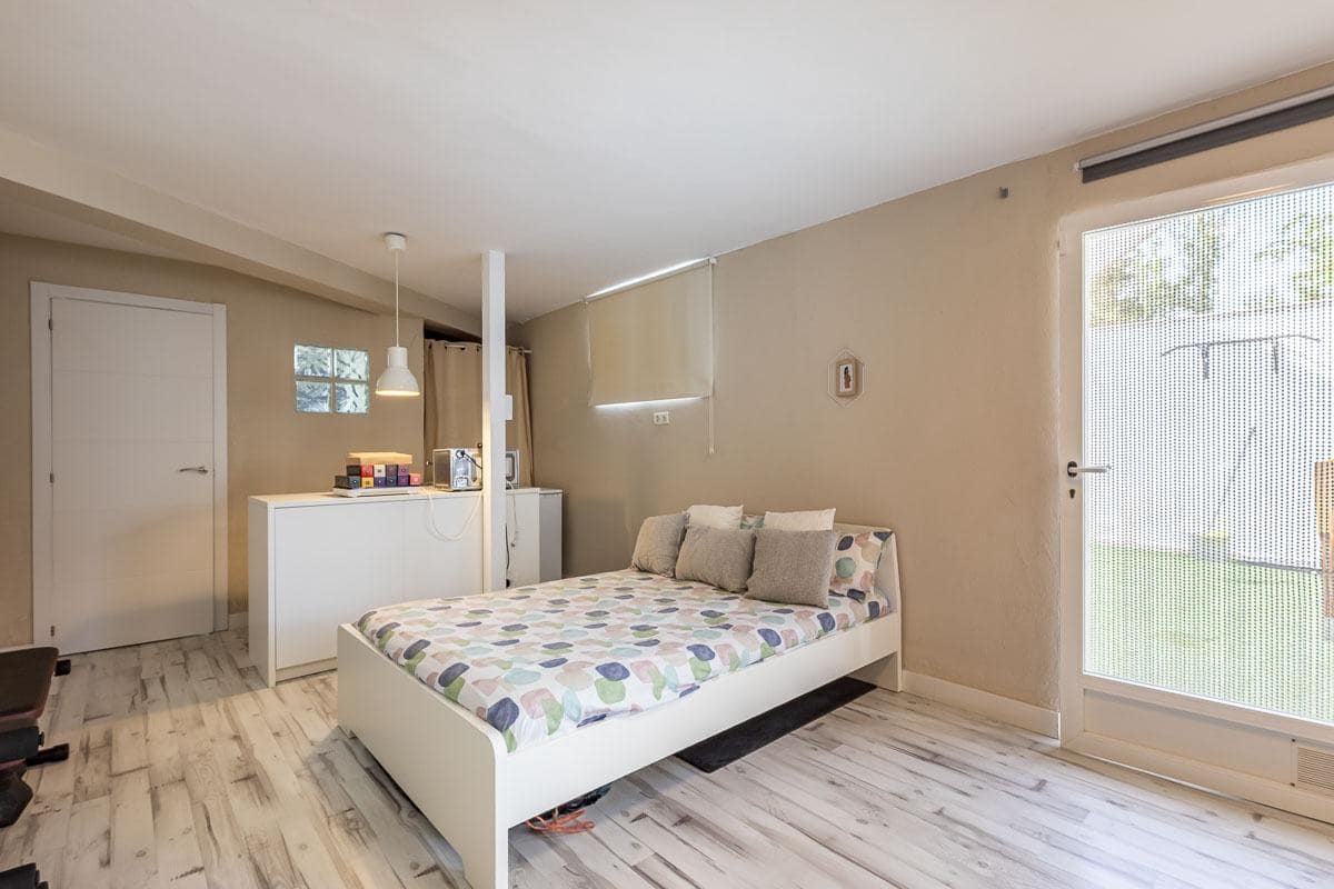 3 bedroom Terraced Villa for sale in Cenes de la Vega with pool - € 235,000 (Ref: 9732454)