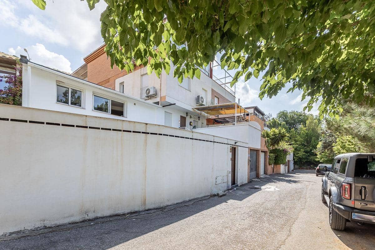 3 bedroom Terraced Villa for sale in Cenes de la Vega with pool - € 235,000 (Ref: 9732454)