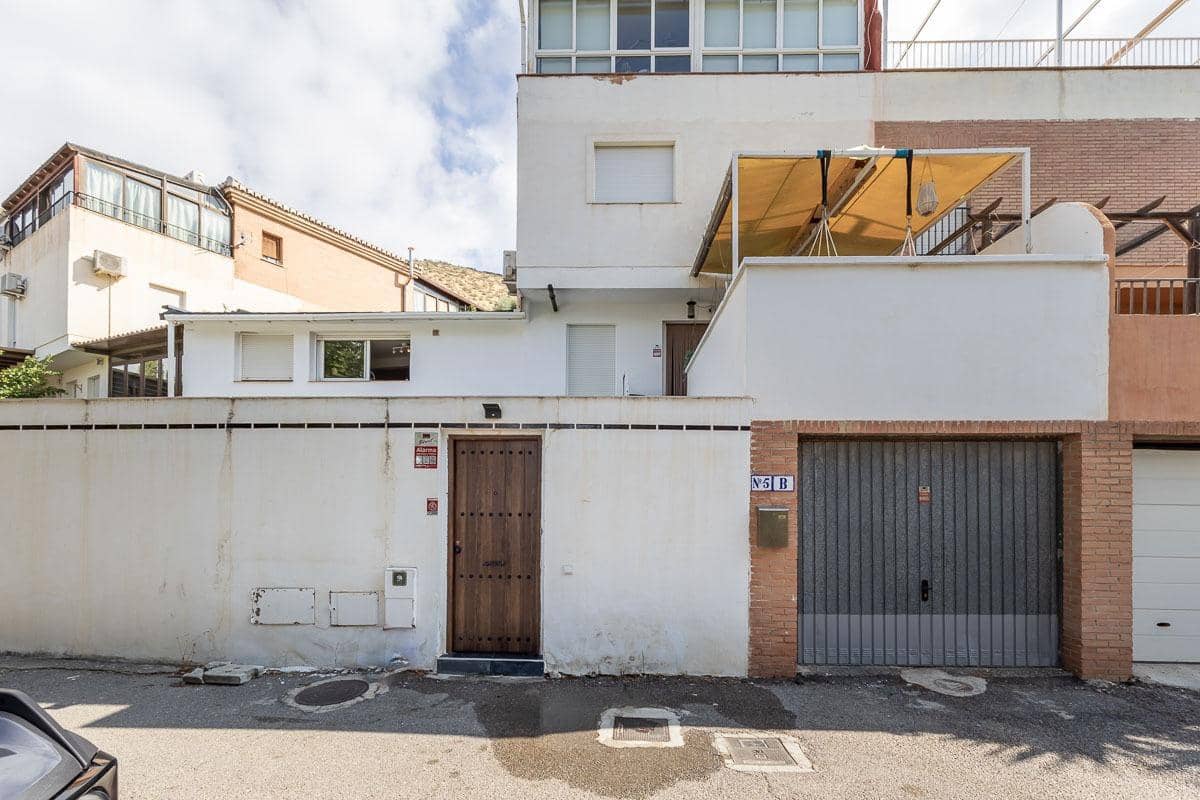 3 bedroom Terraced Villa for sale in Cenes de la Vega with pool - € 235,000 (Ref: 9732454)