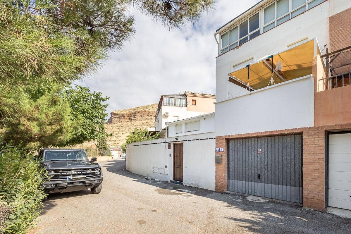 3 bedroom Terraced Villa for sale in Cenes de la Vega with pool - € 235,000 (Ref: 9732454)