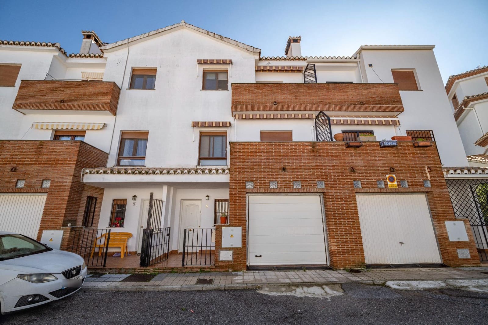 4 soveværelse Rækkehus til salg i Viznar med swimmingpool garage - € 214.900 (Ref: 9732461)