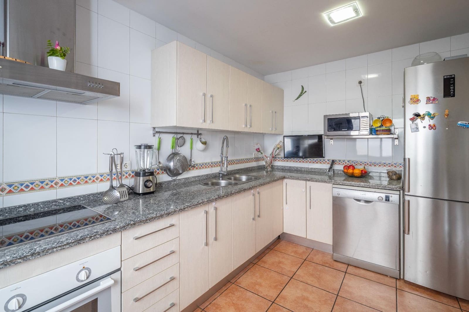 4 soveværelse Rækkehus til salg i Viznar med swimmingpool garage - € 214.900 (Ref: 9732461)