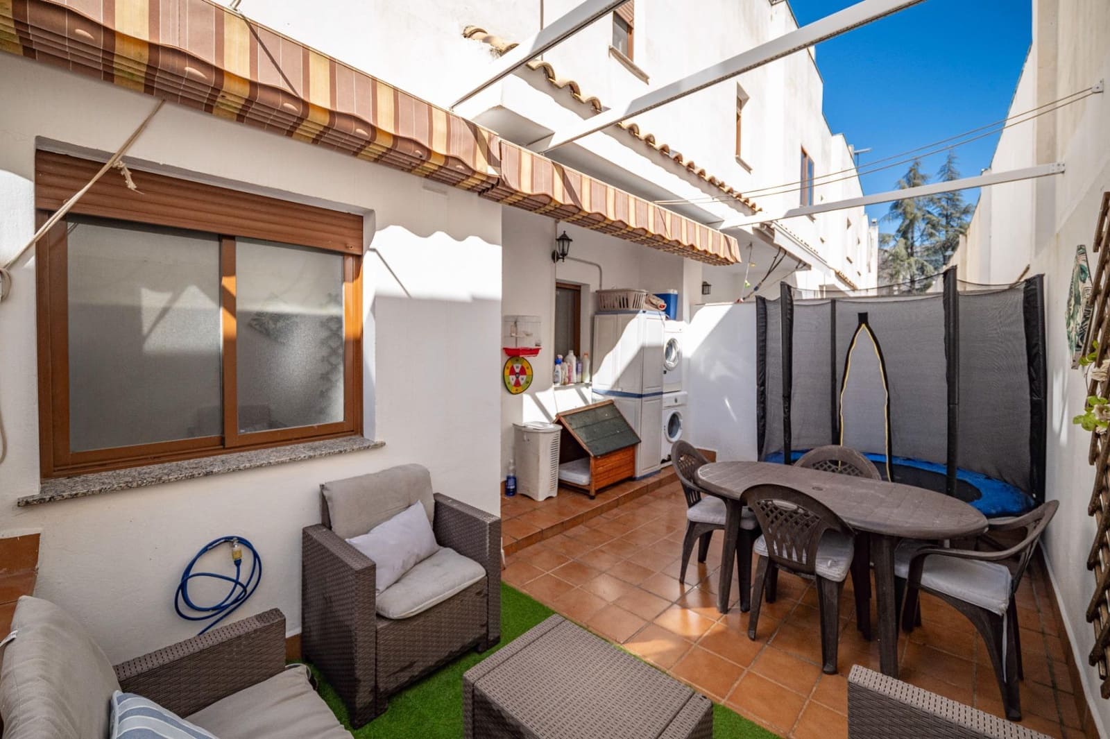 4 soveværelse Rækkehus til salg i Viznar med swimmingpool garage - € 214.900 (Ref: 9732461)