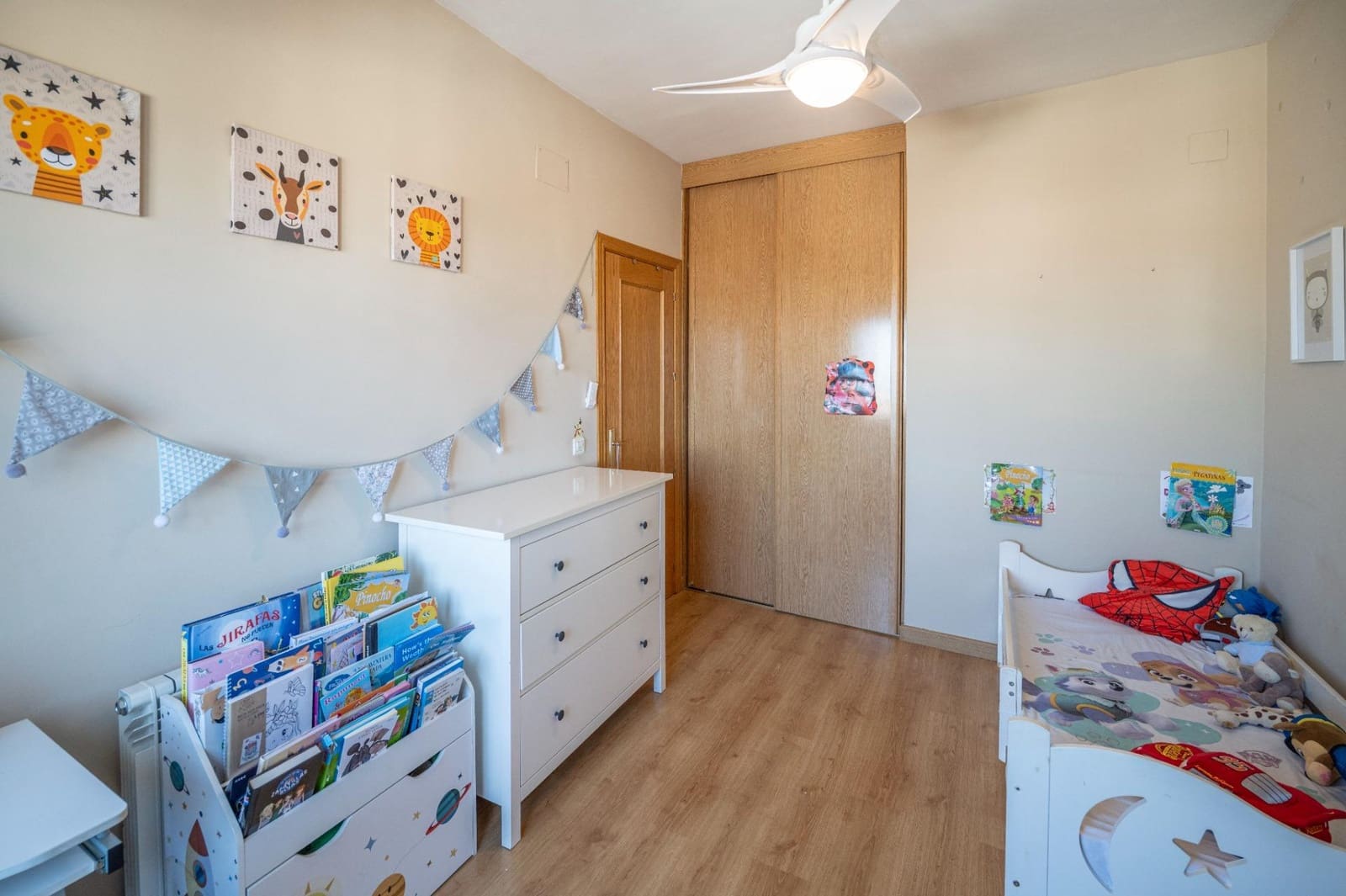 4 soveværelse Rækkehus til salg i Viznar med swimmingpool garage - € 214.900 (Ref: 9732461)