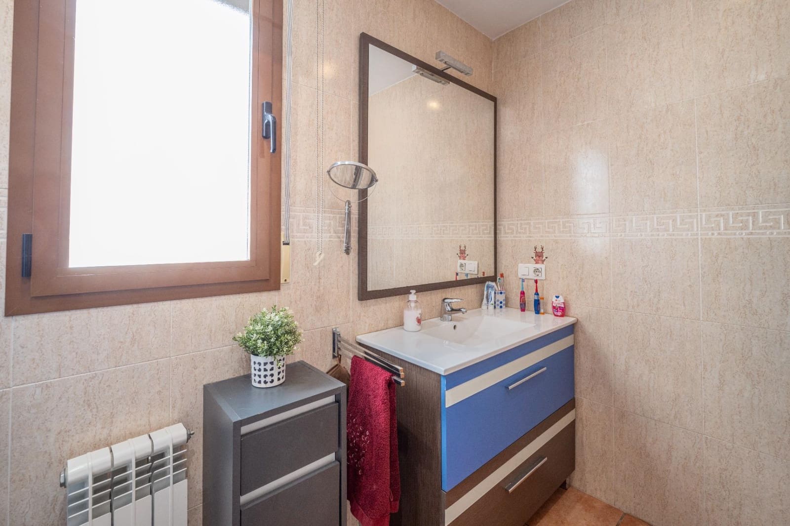 4 soveværelse Rækkehus til salg i Viznar med swimmingpool garage - € 214.900 (Ref: 9732461)