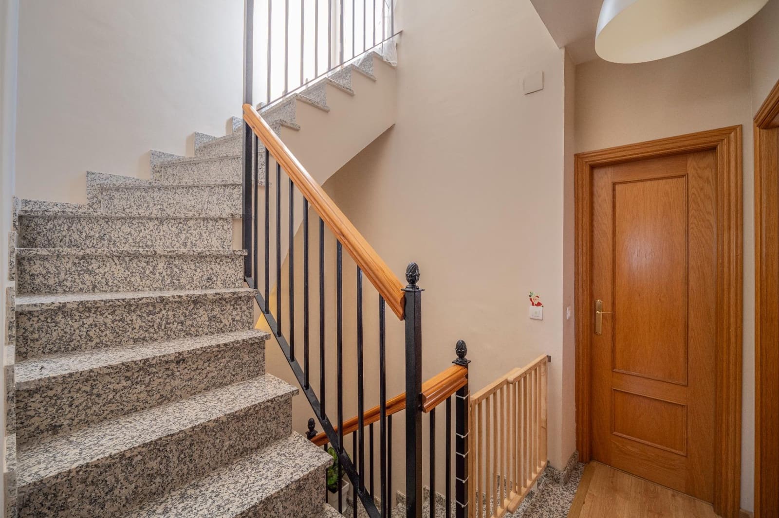 4 soveværelse Rækkehus til salg i Viznar med swimmingpool garage - € 214.900 (Ref: 9732461)