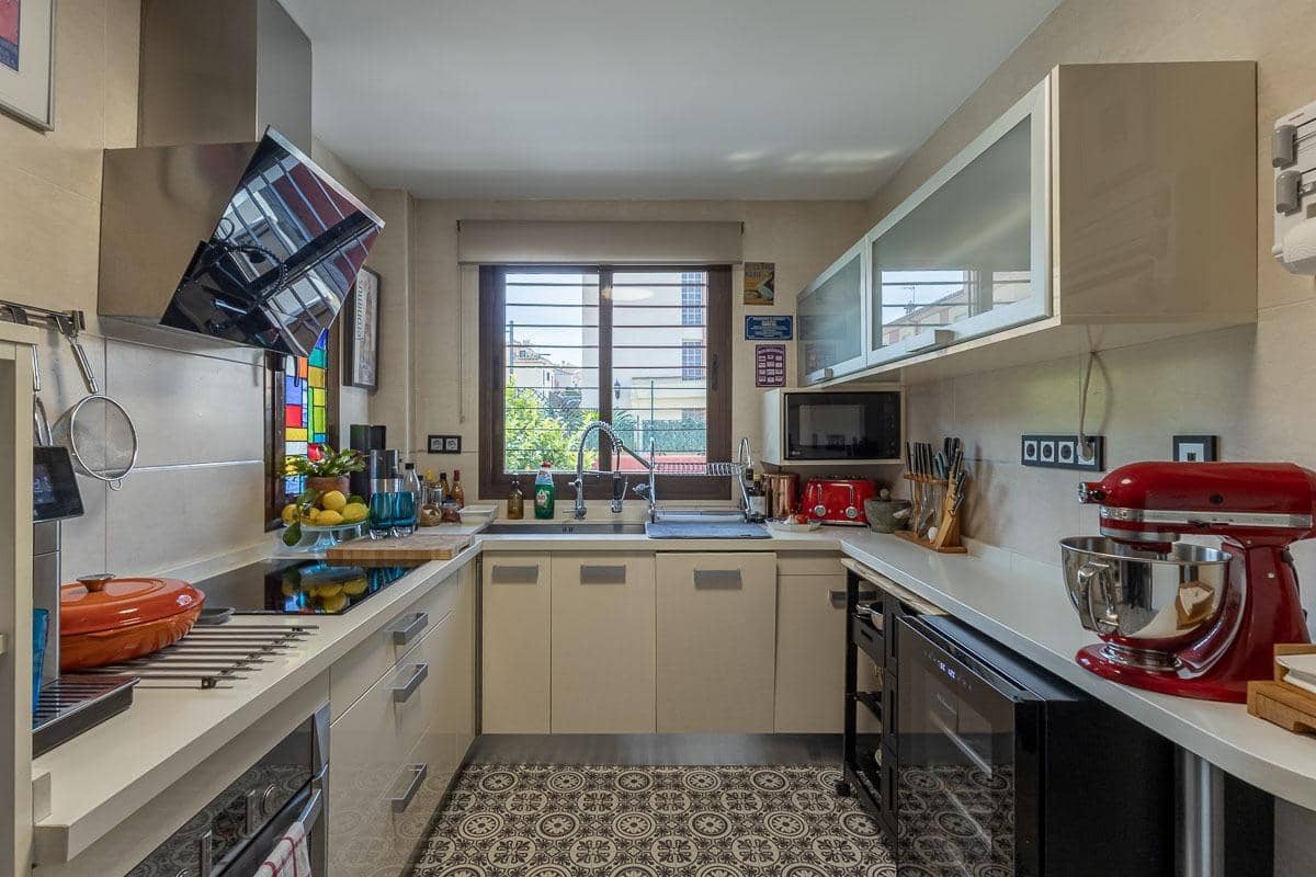 3 quarto Moradia Geminada para venda em Monachil com piscina garagem - 325 000 € (Ref: 9735832)