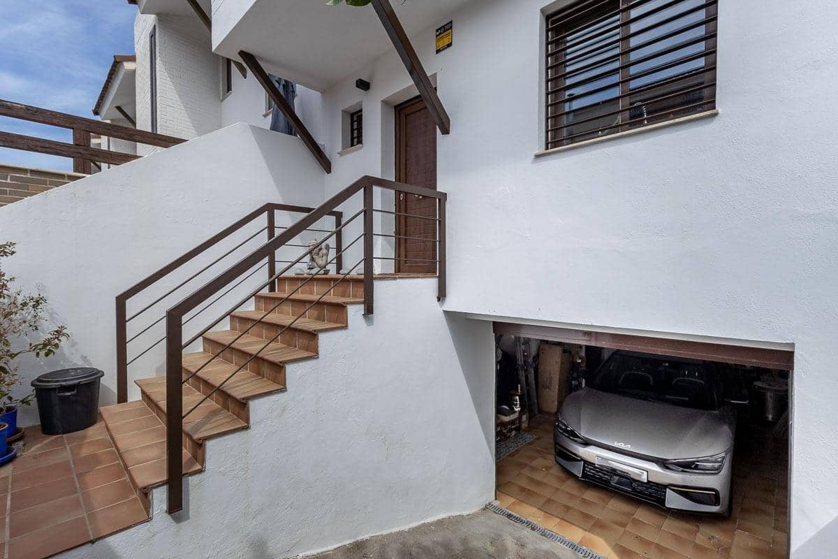 3 quarto Moradia Geminada para venda em Monachil com piscina garagem - 325 000 € (Ref: 9735832)