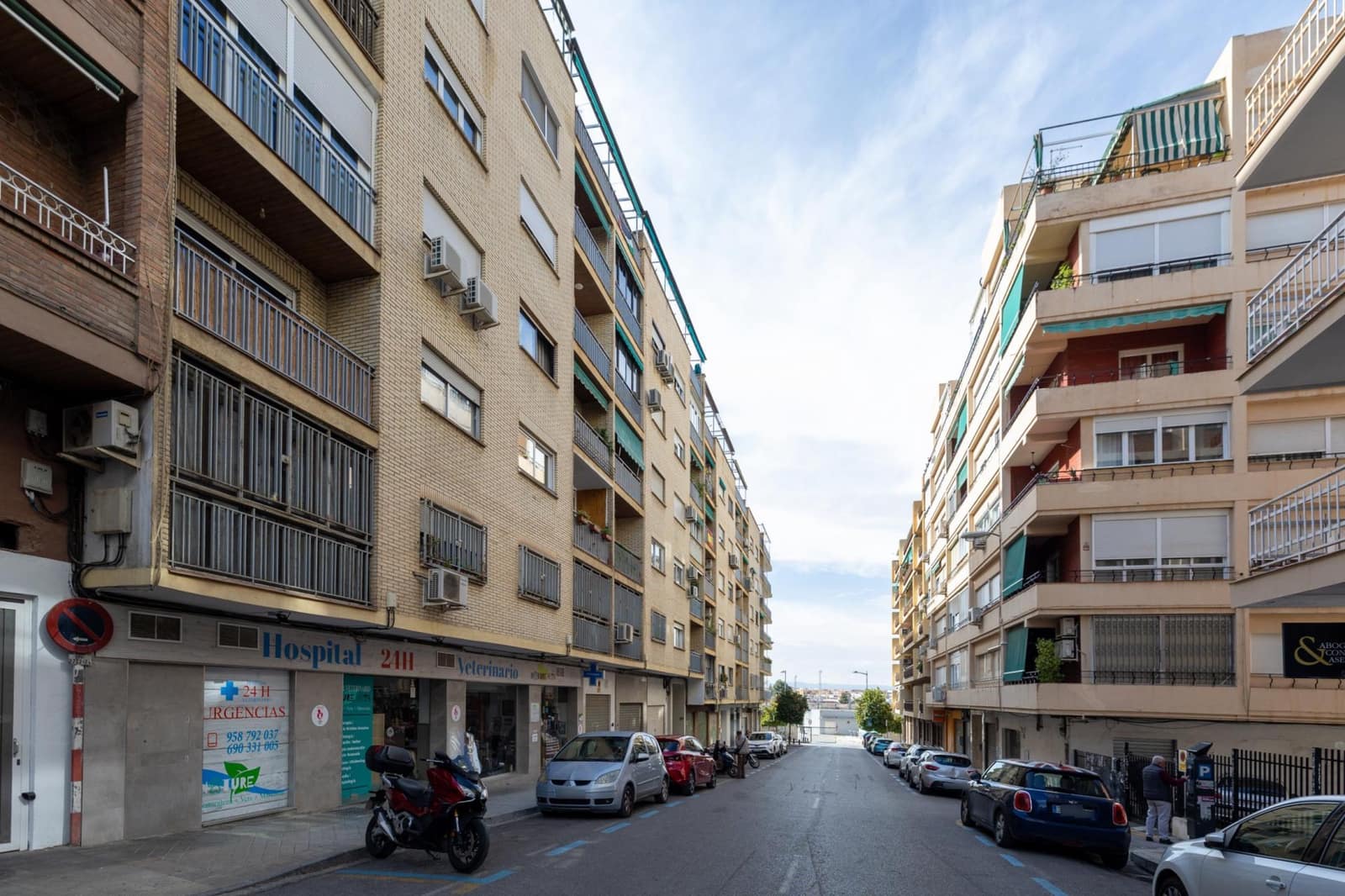 4 bedroom Apartment for sale in Granada city - € 350,000 (Ref: 9735833)