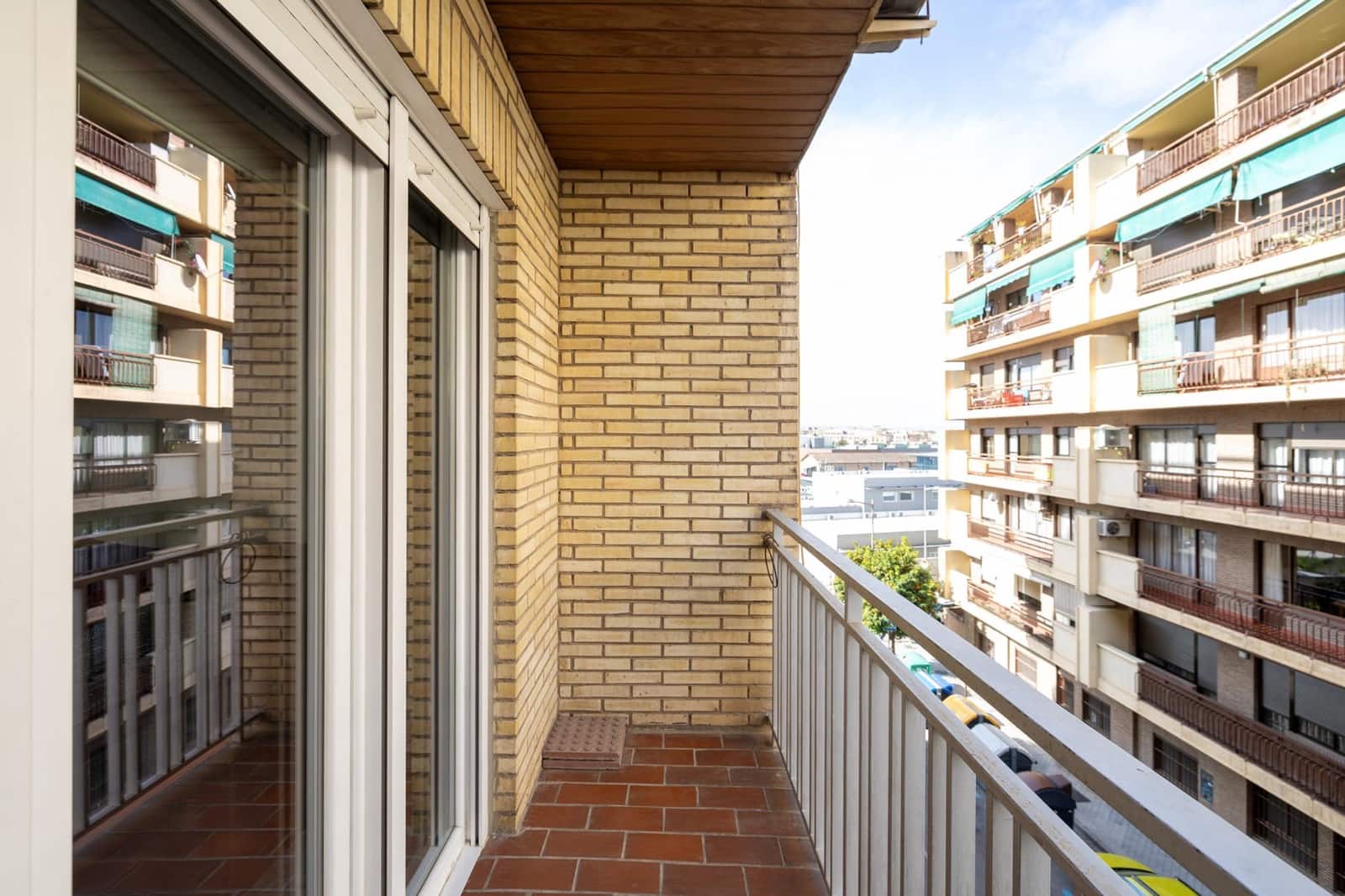 4 bedroom Apartment for sale in Granada city - € 350,000 (Ref: 9735833)