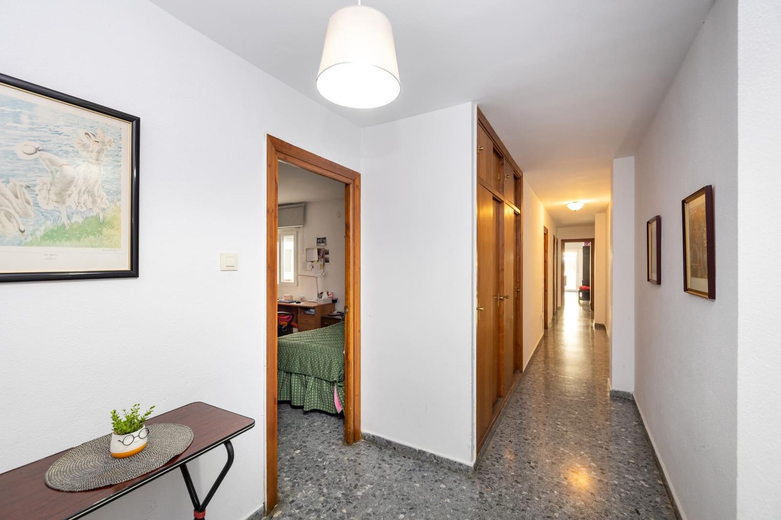 4 bedroom Apartment for sale in Granada city - € 350,000 (Ref: 9735833)