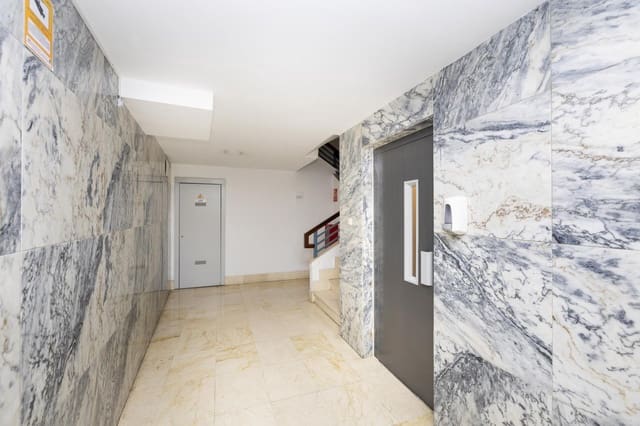 4 soveværelse Lejlighed til salg i Granada by - € 350.000 (Ref: 9735833)