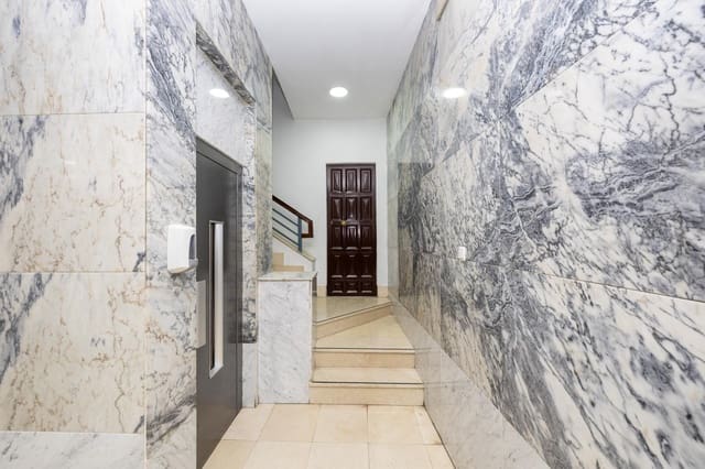 4 soveværelse Lejlighed til salg i Granada by - € 350.000 (Ref: 9735833)