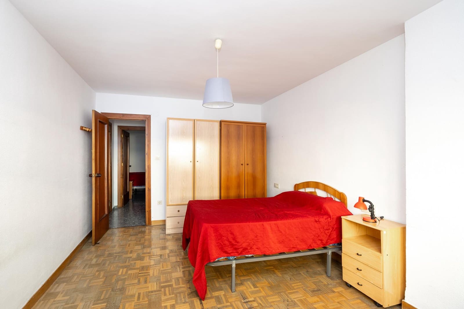 4 bedroom Apartment for sale in Granada city - € 350,000 (Ref: 9735833)