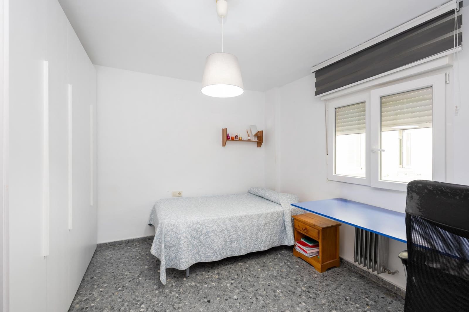 4 bedroom Apartment for sale in Granada city - € 350,000 (Ref: 9735833)