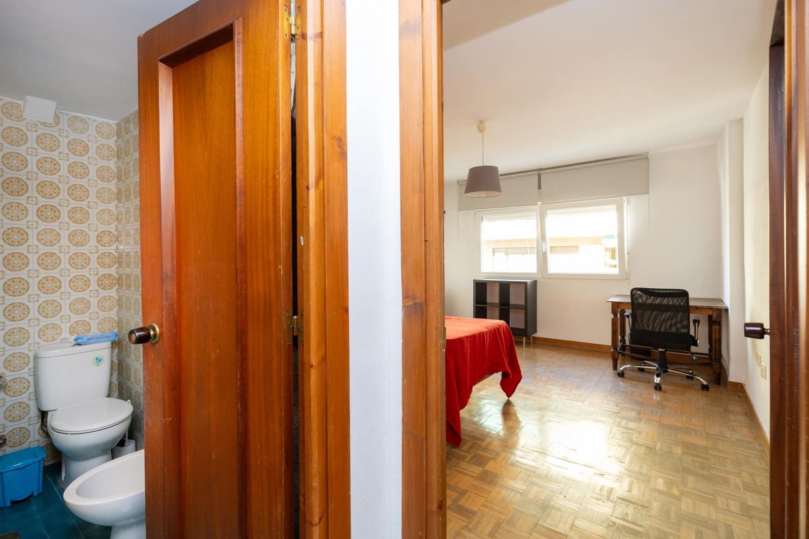 4 bedroom Apartment for sale in Granada city - € 350,000 (Ref: 9735833)