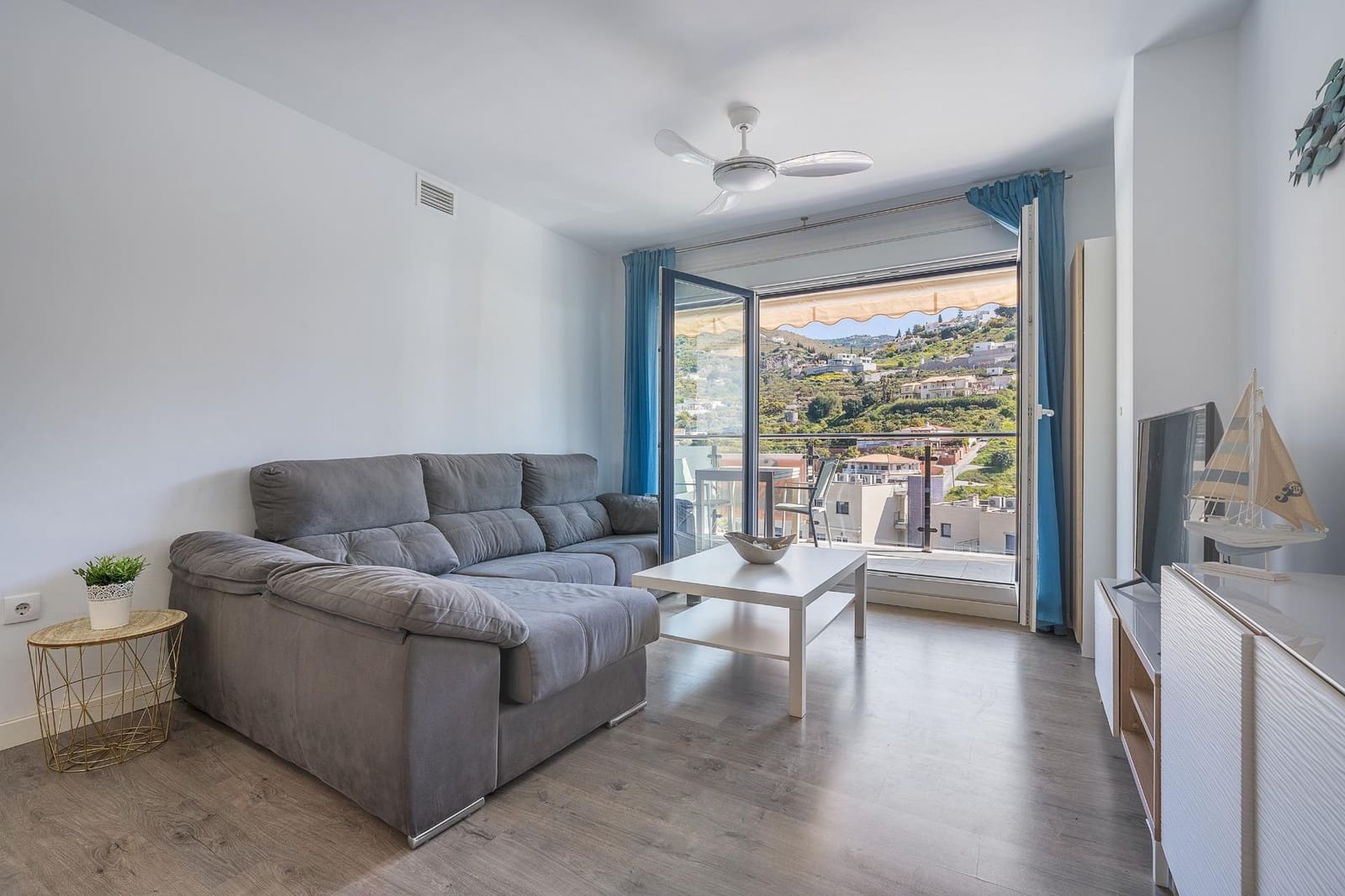 3 slaapkamer Flat te koop in Almunecar met zwembad garage - € 365.000 (Ref: 9735834)