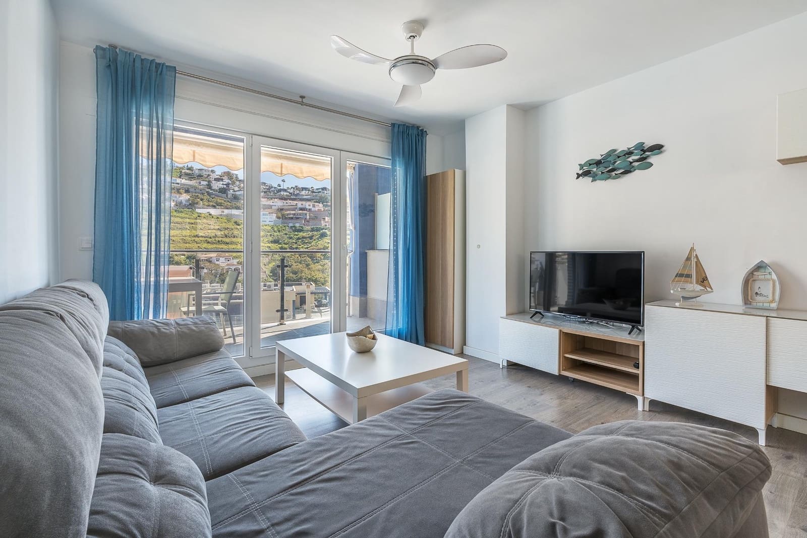 3 slaapkamer Flat te koop in Almunecar met zwembad garage - € 365.000 (Ref: 9735834)