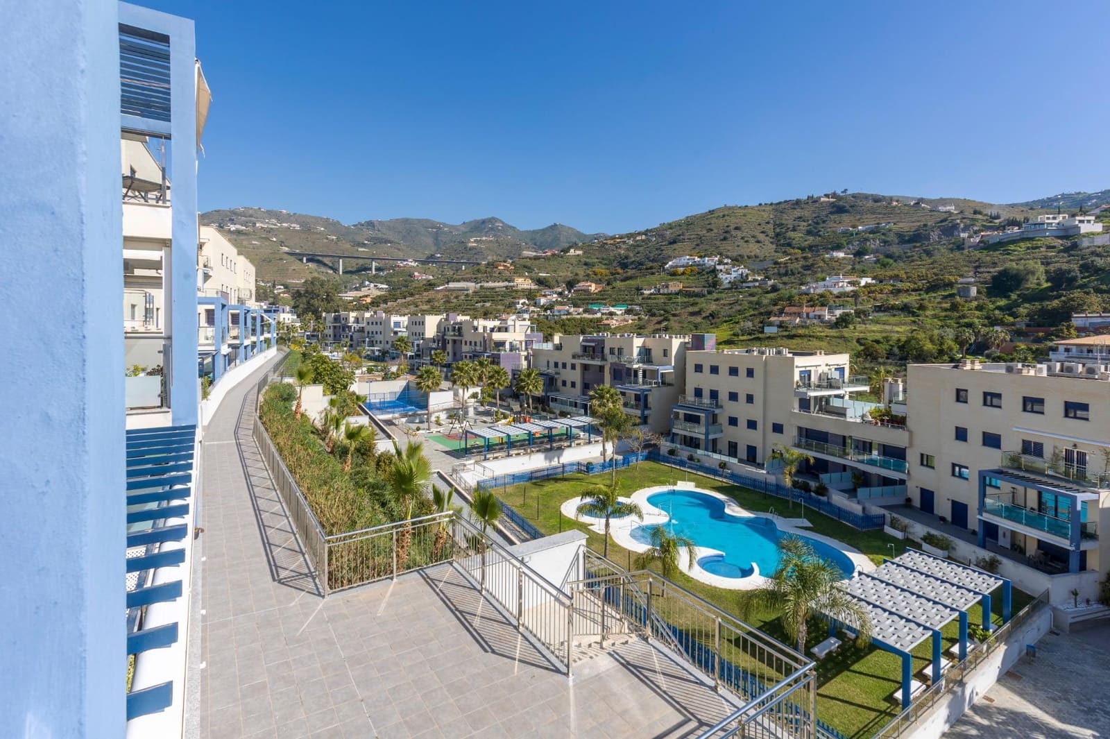 3 slaapkamer Flat te koop in Almunecar met zwembad garage - € 365.000 (Ref: 9735834)