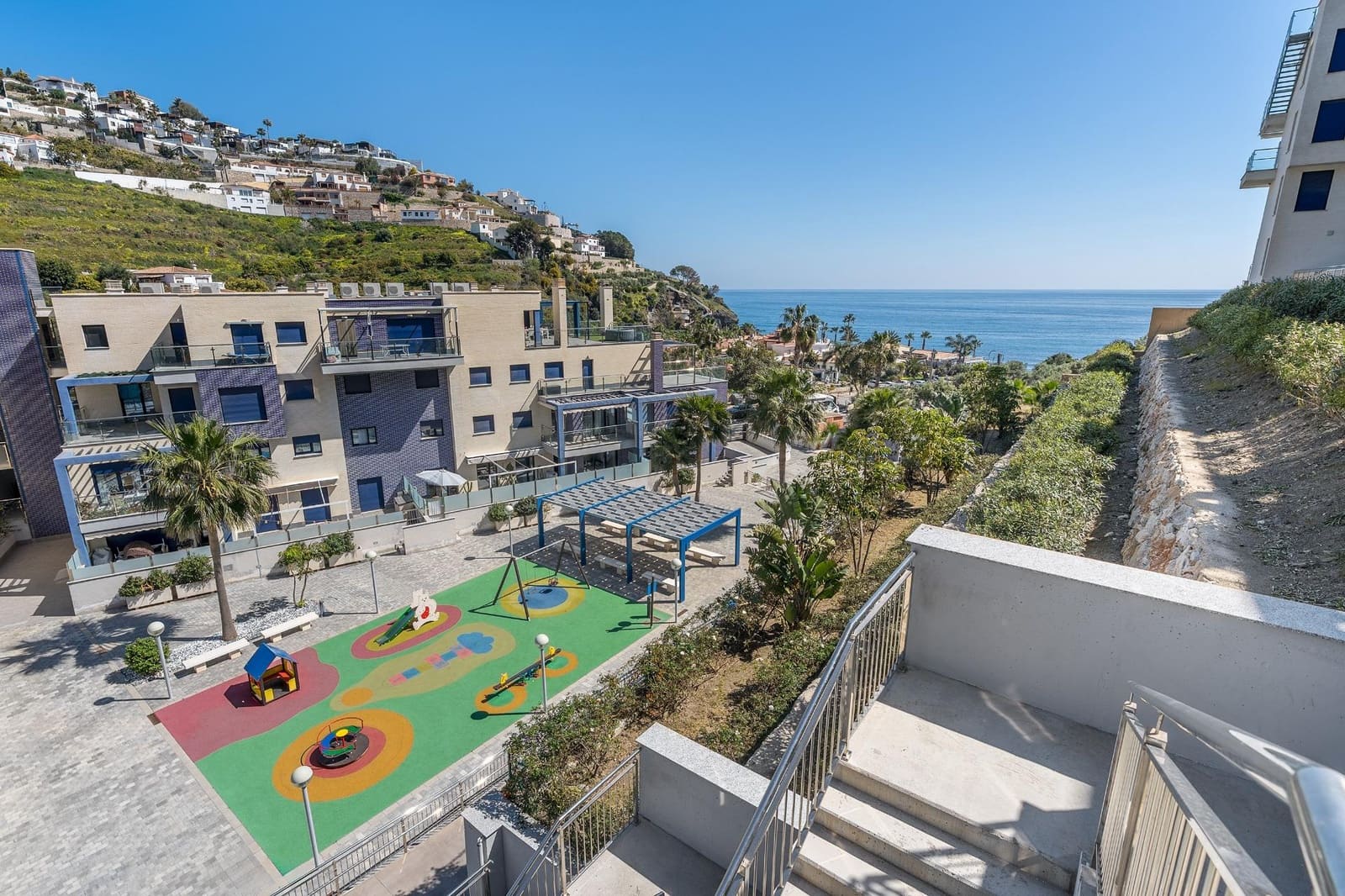 3 slaapkamer Flat te koop in Almunecar met zwembad garage - € 365.000 (Ref: 9735834)