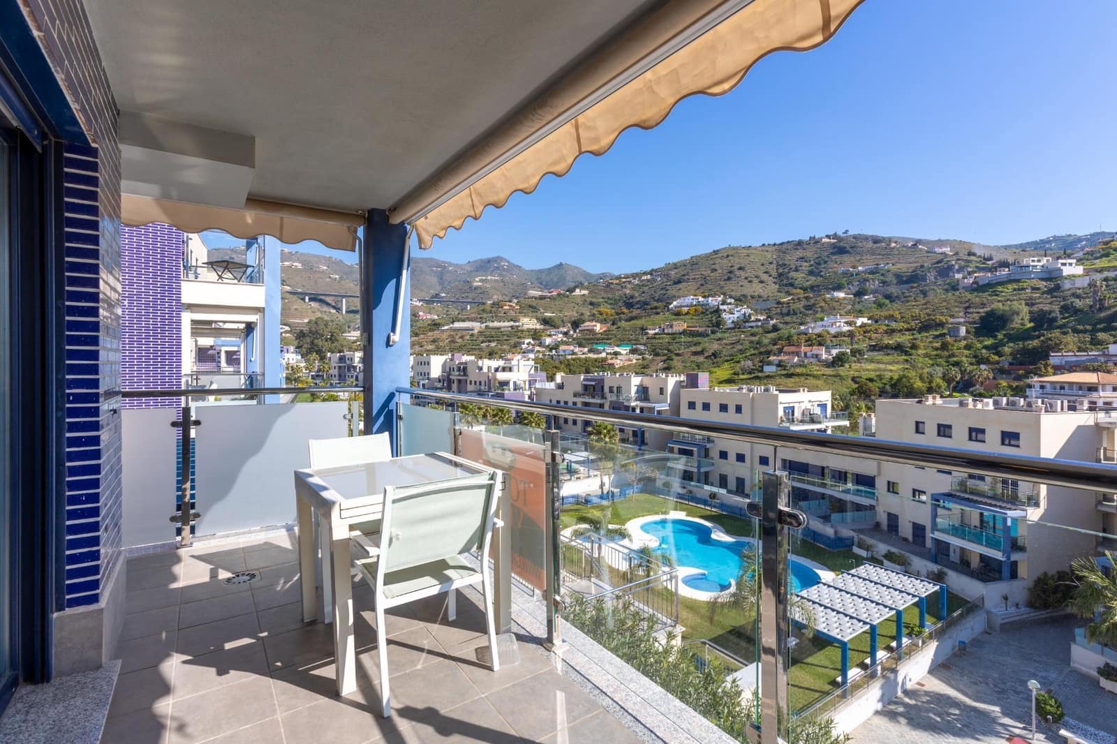 3 slaapkamer Flat te koop in Almunecar met zwembad garage - € 365.000 (Ref: 9735834)