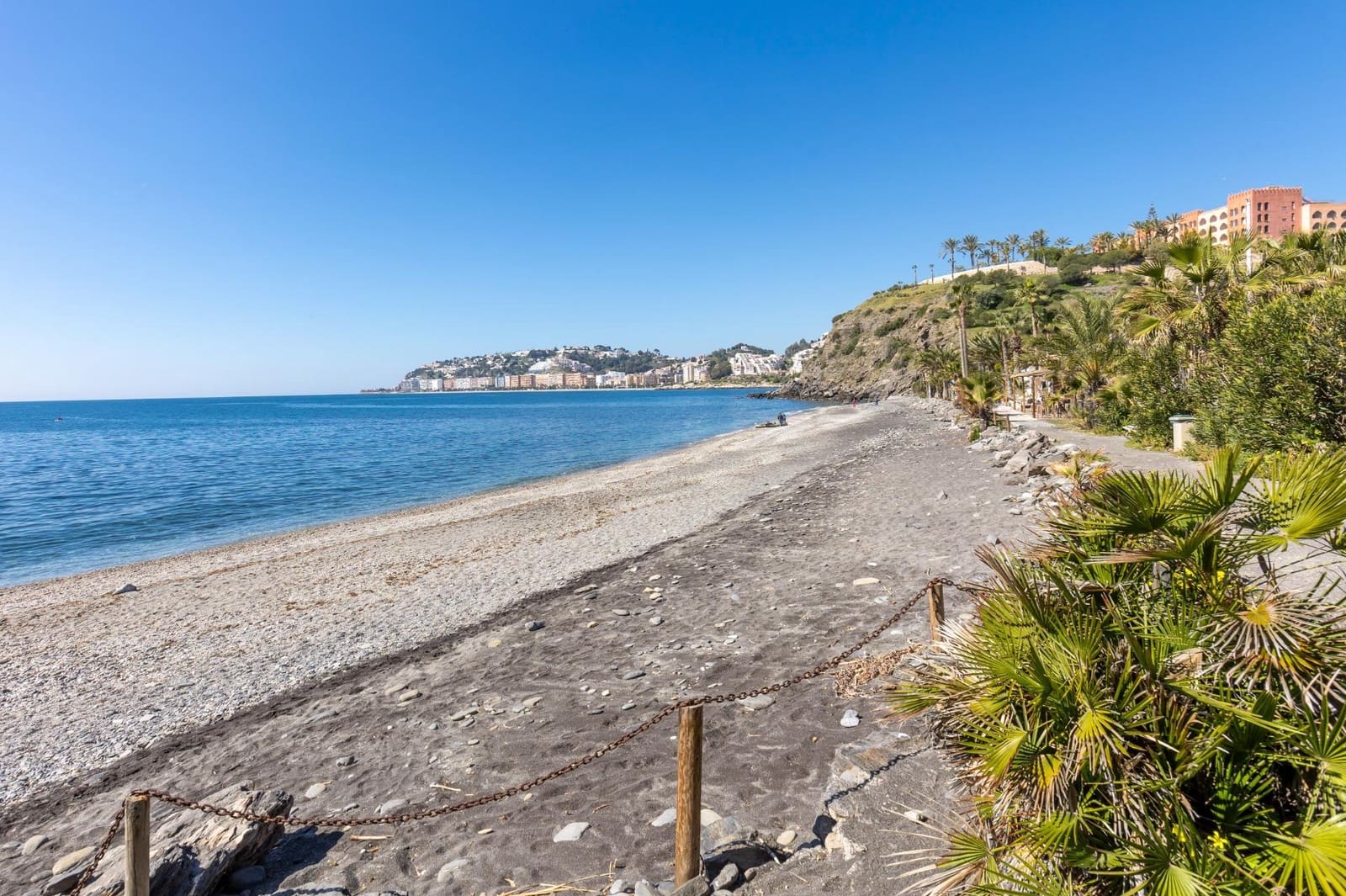 3 slaapkamer Flat te koop in Almunecar met zwembad garage - € 365.000 (Ref: 9735834)