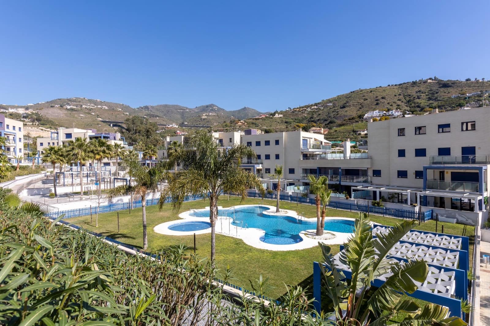 3 slaapkamer Flat te koop in Almunecar met zwembad garage - € 365.000 (Ref: 9735834)