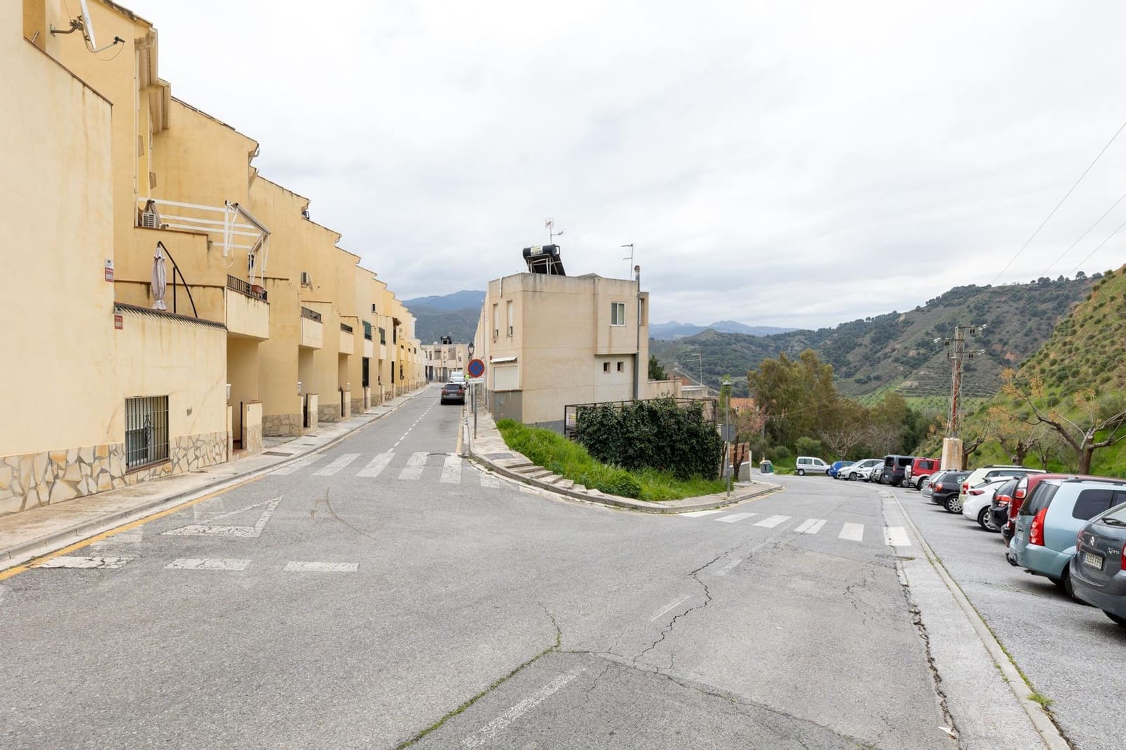 3 bedroom Terraced Villa for sale in Cenes de la Vega with garage - € 215,000 (Ref: 9735836)